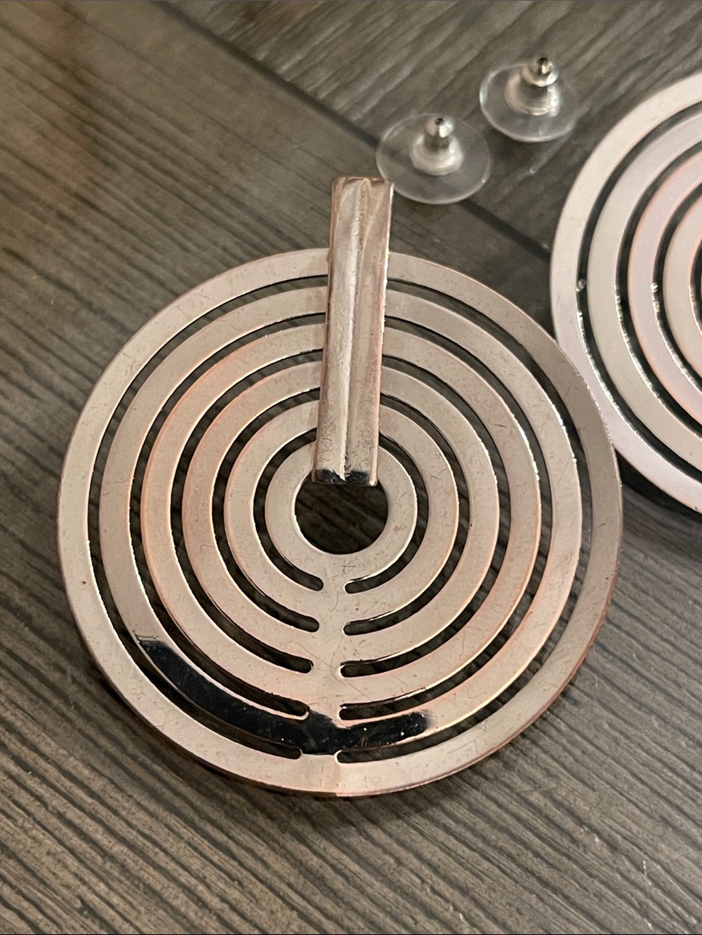 Vintage Geometric Cut-out Round Disc Earrings - Silver-tone - Picture 11 of 16